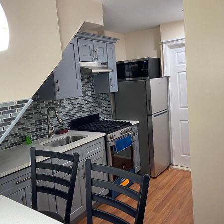 Affordable Room In Queens Нью-Йорк Экстерьер фото